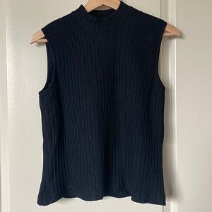 ST. JOHN Mock Neck Sleeveless Top Small